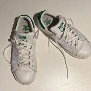 Adidas Stan Smith White and Green Athletic Shoes Ladies 6.5. Men’s or kids 4.5